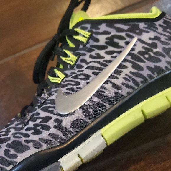 Nike Free Run lime green gray and black in size 6 in great condition - Picture 2 of 4